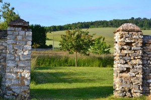 Le portail ancien de la cour